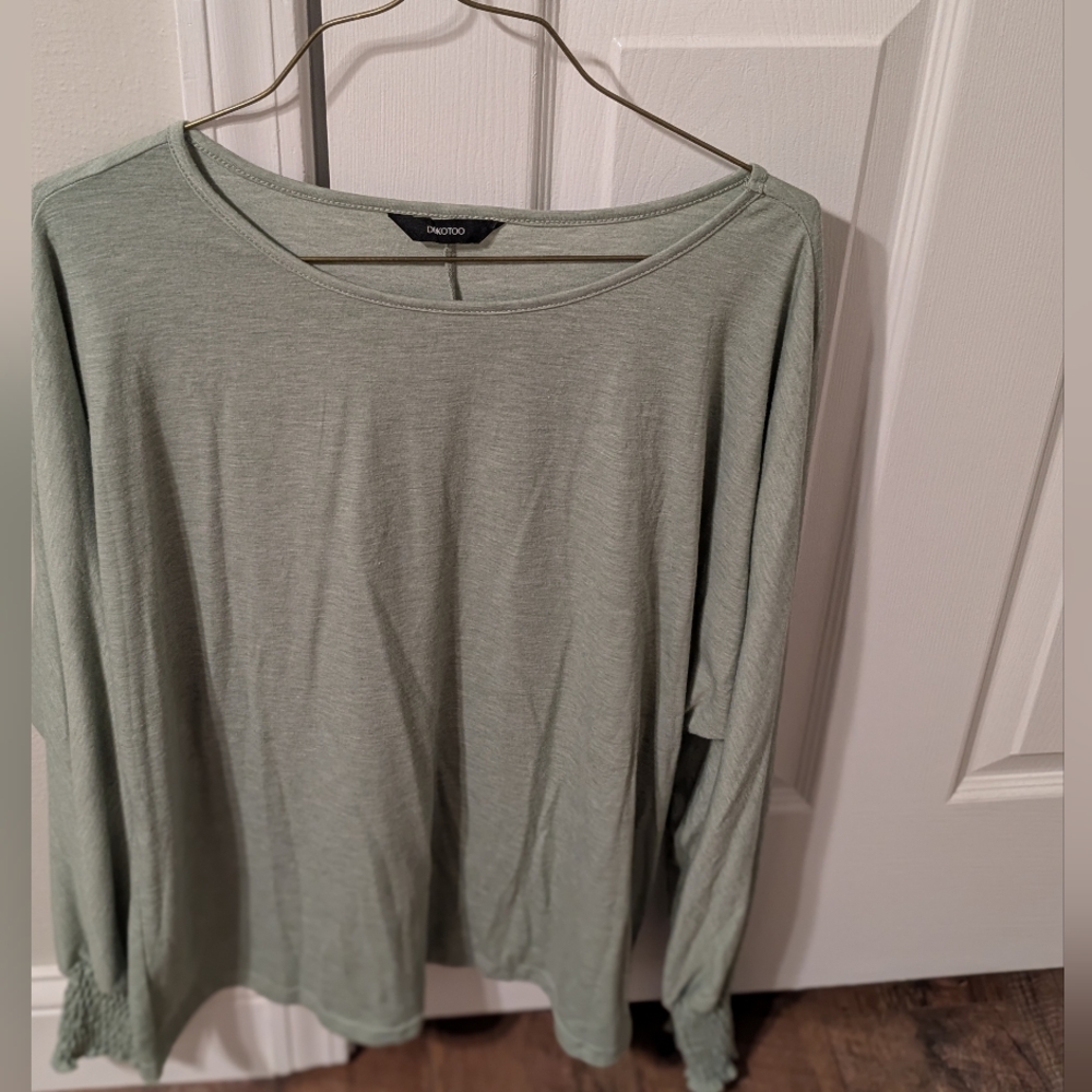 Elegant Sage Green Blouse by Daisy Fuentes